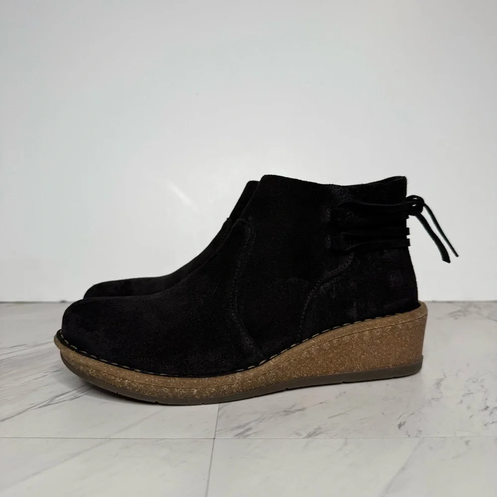 New! Born Viana Black Distressed Wedge Bootie 9 1/2